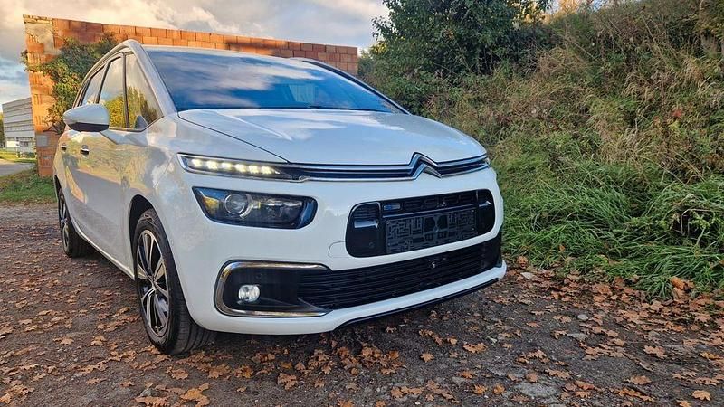 Weiß Gebraucht 2017 Citroën C4 Picasso PureTech Van / Kleinbus | 10.900 € (Fairer Preis) - Bild 1/4
