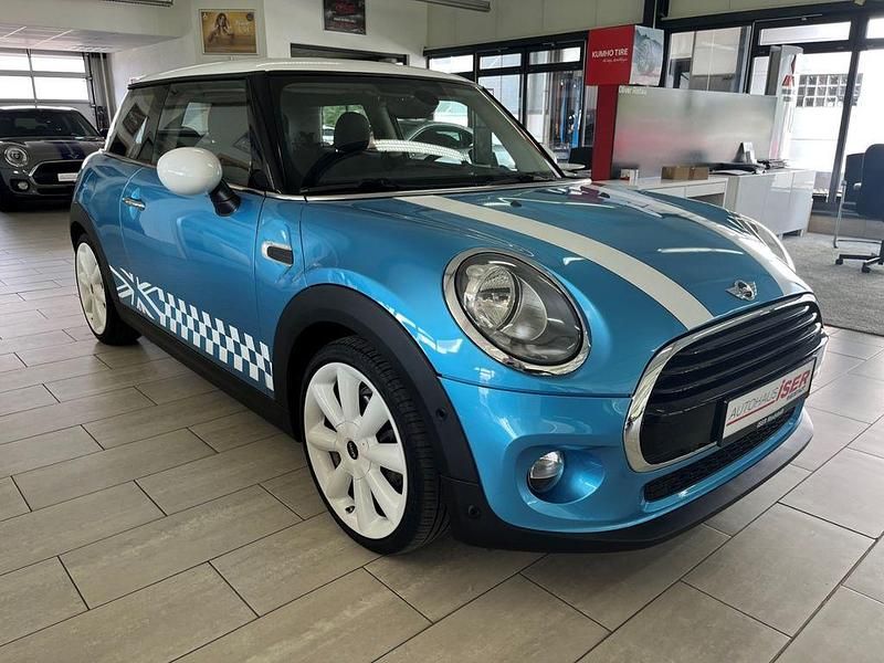 Gebraucht Mini Cooper 136 PS (100 kW) 2016 Electric blue ii Kleinwagen