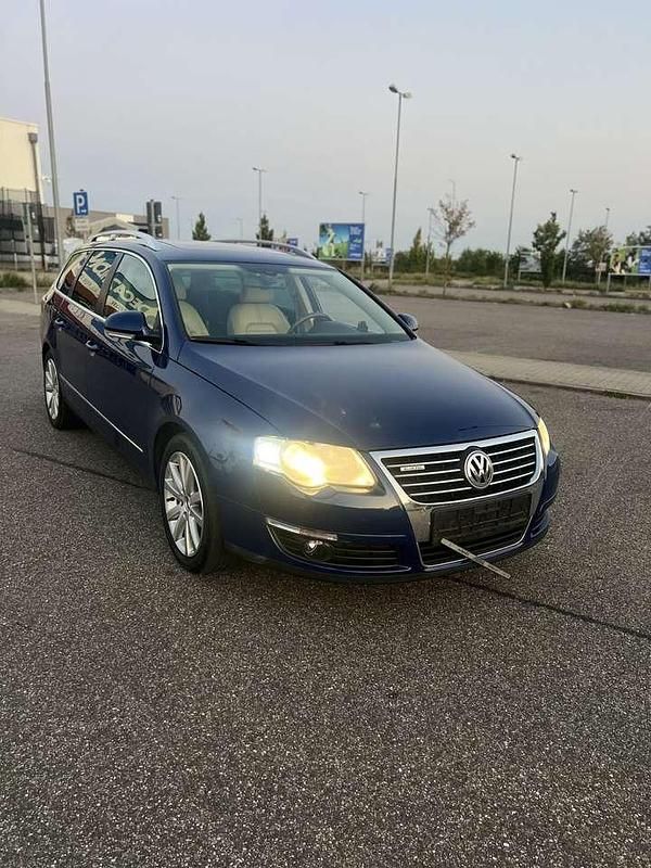 Blau Gebraucht 2009 VW Passat Highline Kombi | 5.999 € (Teuer) - Bild 1/4