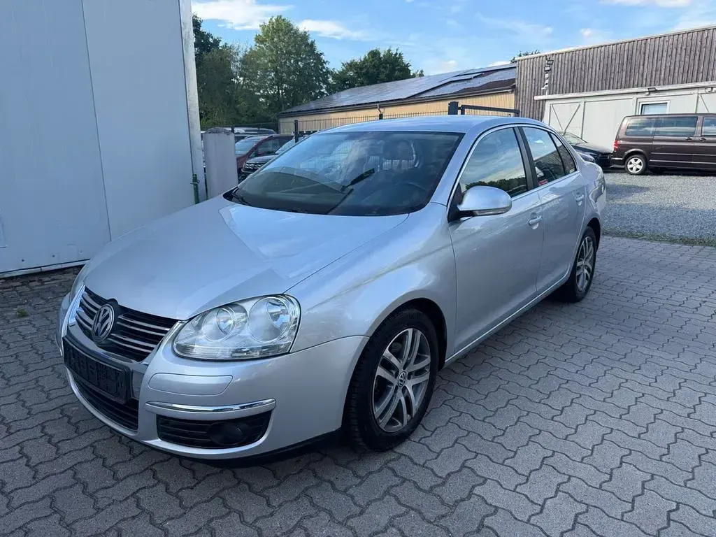Gebraucht VW Jetta Sportline 150 PS (110 kW) 2007 Silber Limousine