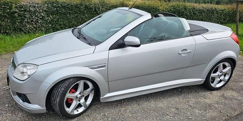 Silber Gebraucht 2006 Opel Tigra OPC Cabrio | 5.500 € (Teuer) - Bild 1/4