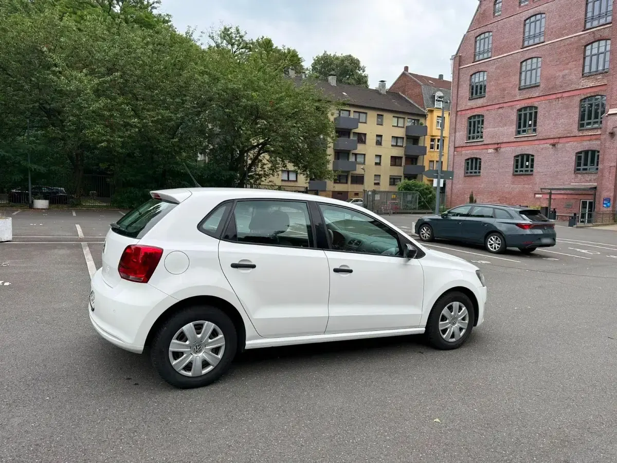 Gebraucht VW Polo Trendline 69 PS (50 kW) 2013 Weiß Kleinwagen
