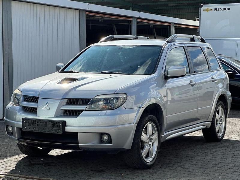 Silber Gebraucht 2005 Mitsubishi Outlander SUV | 8.999 € - Bild 1/4