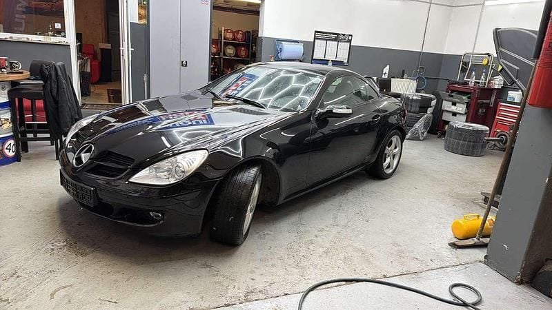 Gebraucht Mercedes SLK280 231 PS (169 kW) 2008 Schwarz Cabrio
