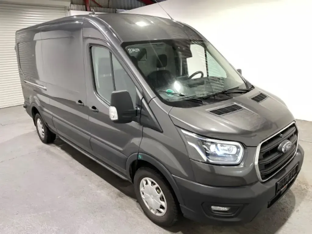 Gebraucht Ford Transit Trend 131 PS (96 kW) 2022 Magnetic (metallic) Van