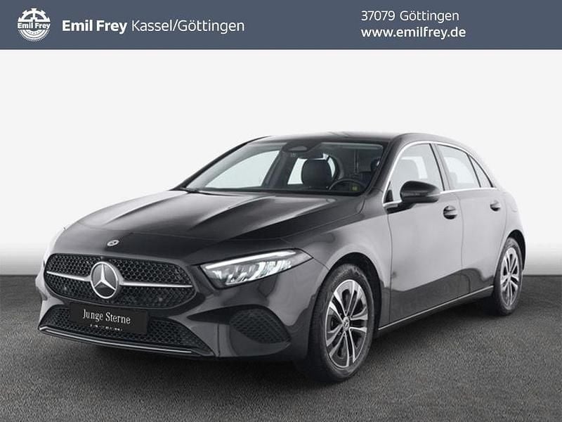Gebraucht Mercedes A200 Advanced 163 PS (119 kW) 2024 Schwarz Limousine