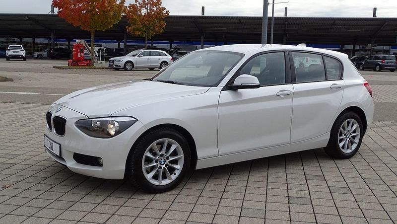 Gebraucht BMW 114 Advantage 102 PS (75 kW) 2012 Weiß Kleinwagen