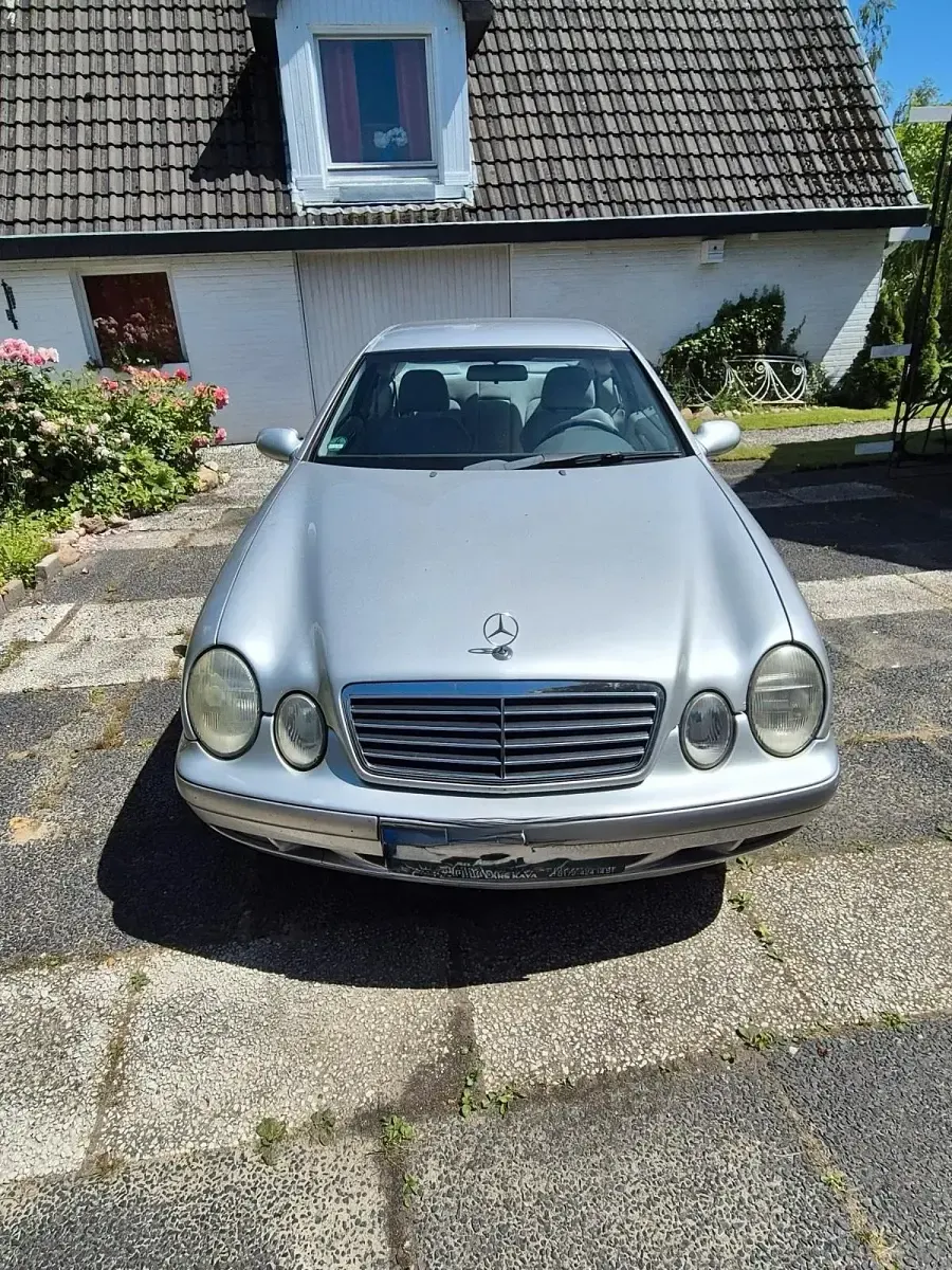 Gebraucht Mercedes CLK320 218 PS (160 kW) 1999 Silber Coupé