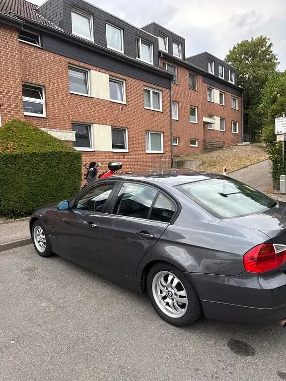 Gebraucht BMW 318 129 PS (94 kW) 2007 Limousine