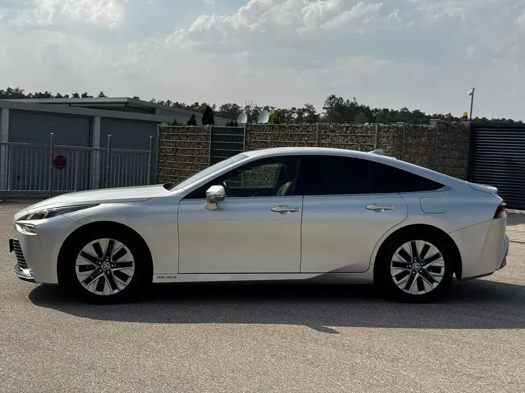 Gebraucht Toyota Mirai Executive 182 PS (133 kW) 2022 Silber Limousine
