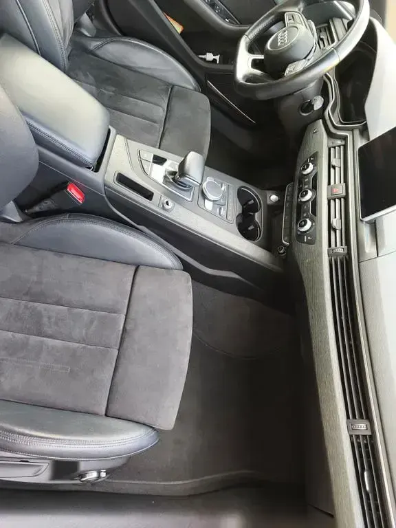 Gebraucht Audi A4 Sport 218 PS (160 kW) 2017 Blau Limousine