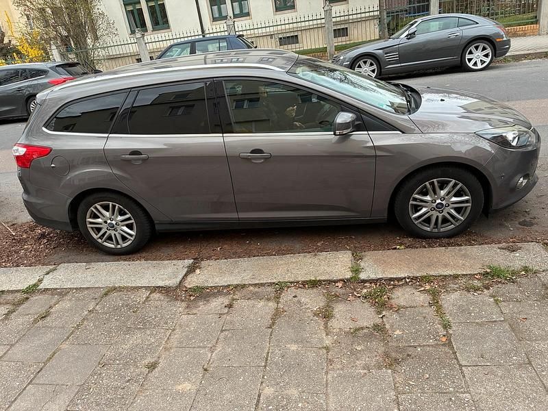 Gebraucht Ford Focus 150 PS (110 kW) 2014 Grau Kombi