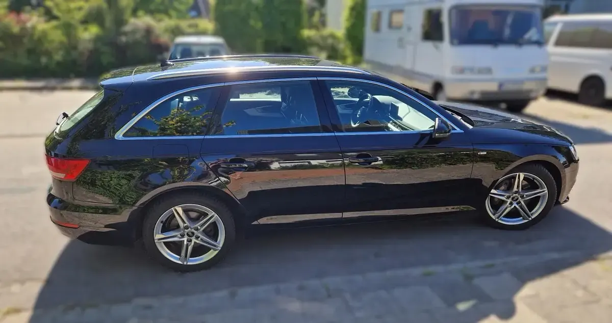 Używany Audi A4 S-Line 190 KM (139 kW) 2017 Czarny Kombi