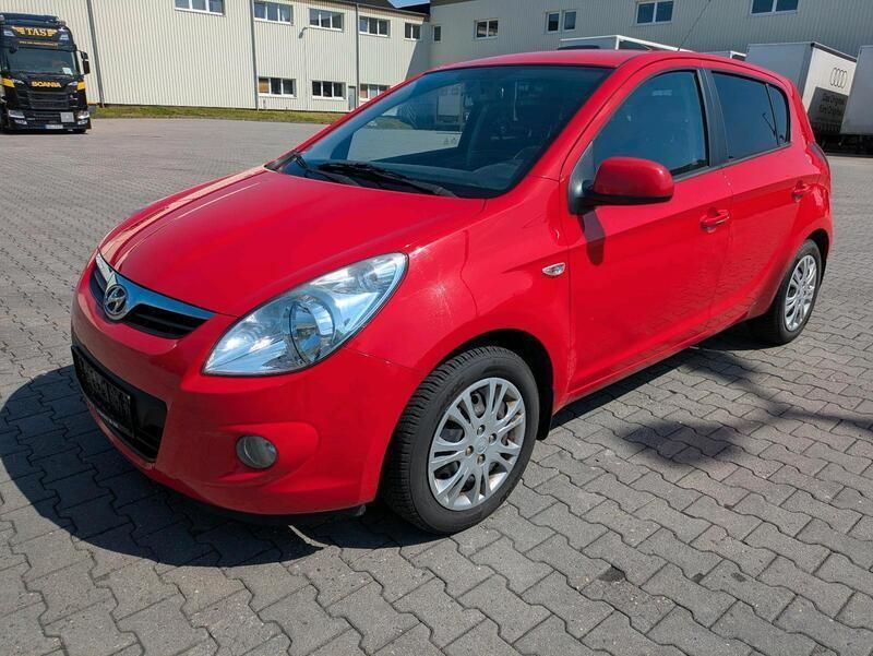 Rot Gebraucht 2011 Hyundai i20 Trend Kleinwagen | 2.590 € (Guter Preis) - Bild 1/4