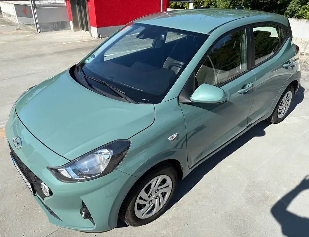 Gebraucht Hyundai i10 Select 67 PS (49 kW) 2022 Grün Kleinwagen