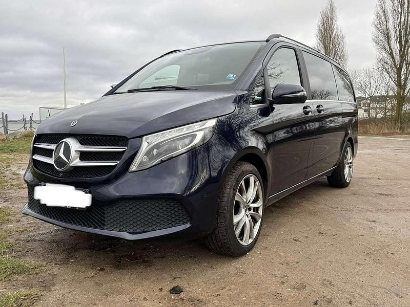 Gebraucht Mercedes V300 Avantgarde Edition 239 PS (175 kW) 2019 Van / Kleinbus