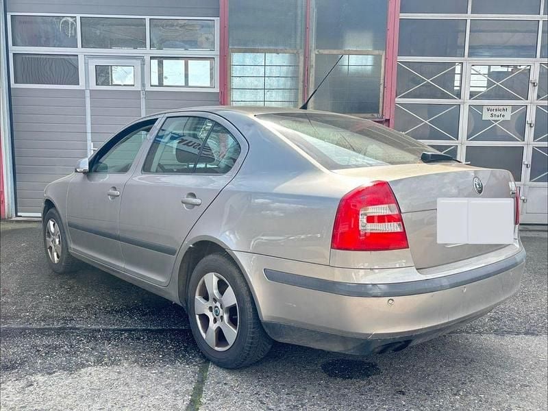 Gebraucht Skoda Octavia Ambiente 160 PS (117 kW) 2008 Braun Limousine