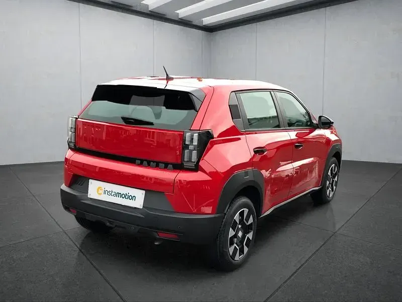 Neu Fiat Grande Panda 110 PS (80 kW) 2025 Rot Kleinwagen