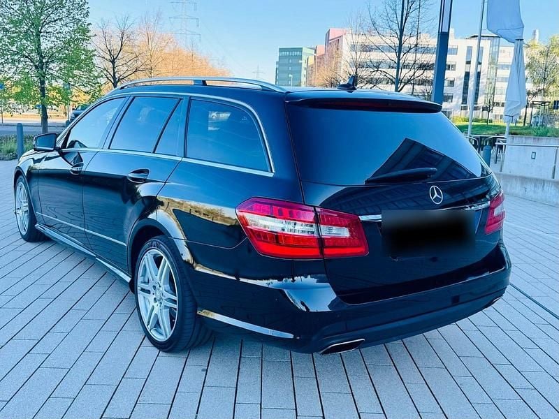 Gebraucht Mercedes E350 Avantgarde 265 PS (194 kW) 2013 Schwarz Kombi