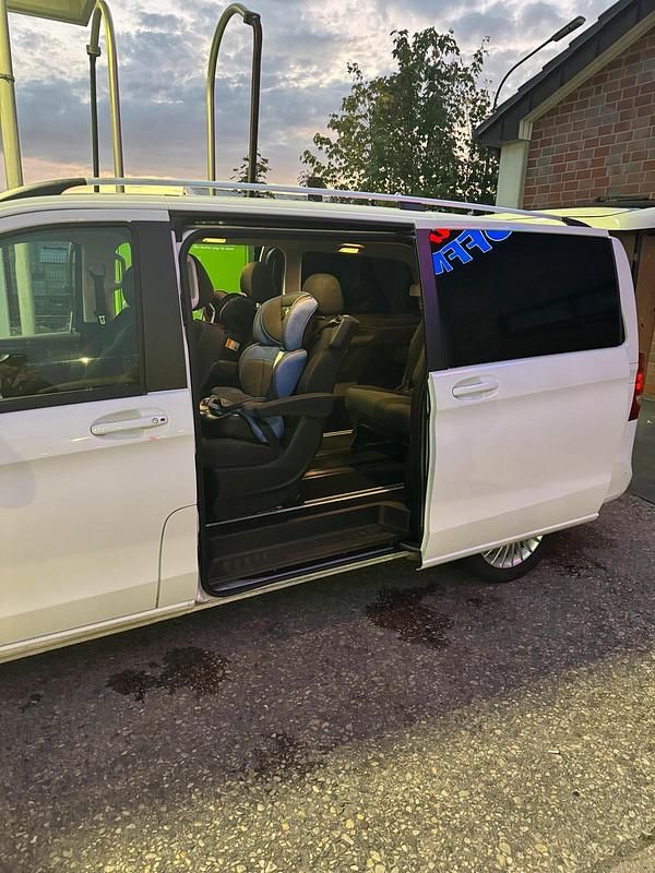 Gebraucht Mercedes V250 190 PS (139 kW) 2017 Weiß Van / Kleinbus