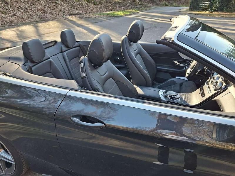 Gebraucht Mercedes C180 AMG line 156 PS (114 kW) 2023 Grau Cabrio