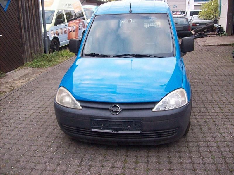Second-hand Opel Combo 87 CP (63 kW) 2002 Albastru Monovolum
