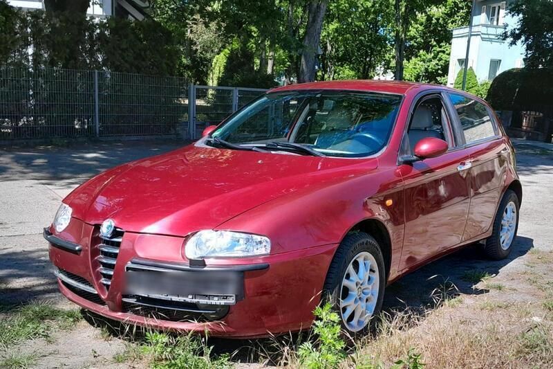 Rot Gebraucht 2003 Alfa Romeo 147 Kleinwagen | 2.500 € (Etwas zu teuer) - Bild 1/4