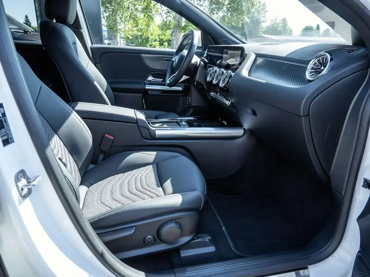 Gebraucht Mercedes EQA250+ Advanced 139 kW (190 PS) 2025 Weiß SUV