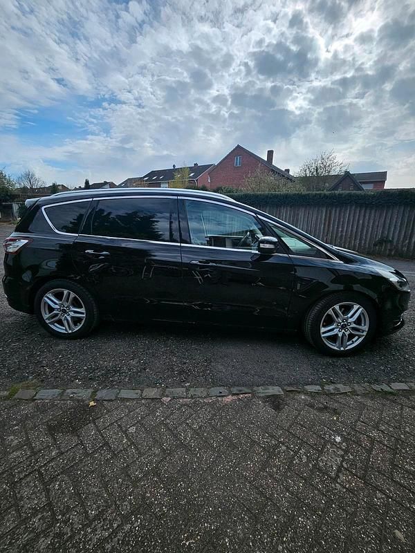 Gebraucht Ford S-MAX S 210 PS (154 kW) 2016 Schwarz Van / Kleinbus