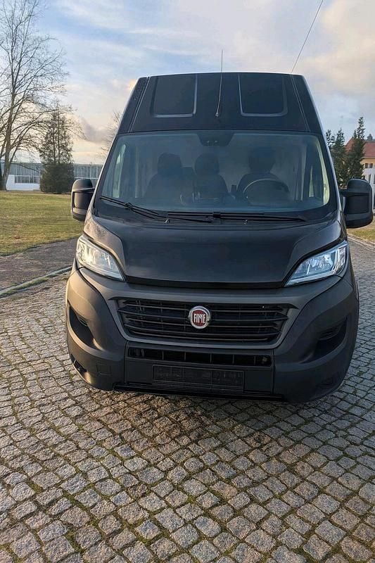 Schwarz Gebraucht 2021 Fiat Ducato Van | 10.000 € - Bild 1/4