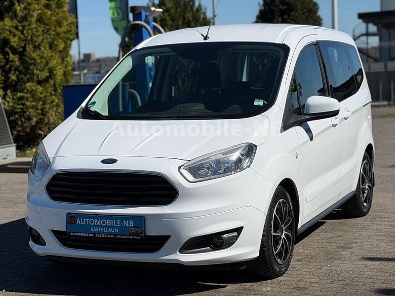 Gebraucht Ford Tourneo Courier Trend 101 PS (74 kW) 2016 Weiß Van / Kleinbus