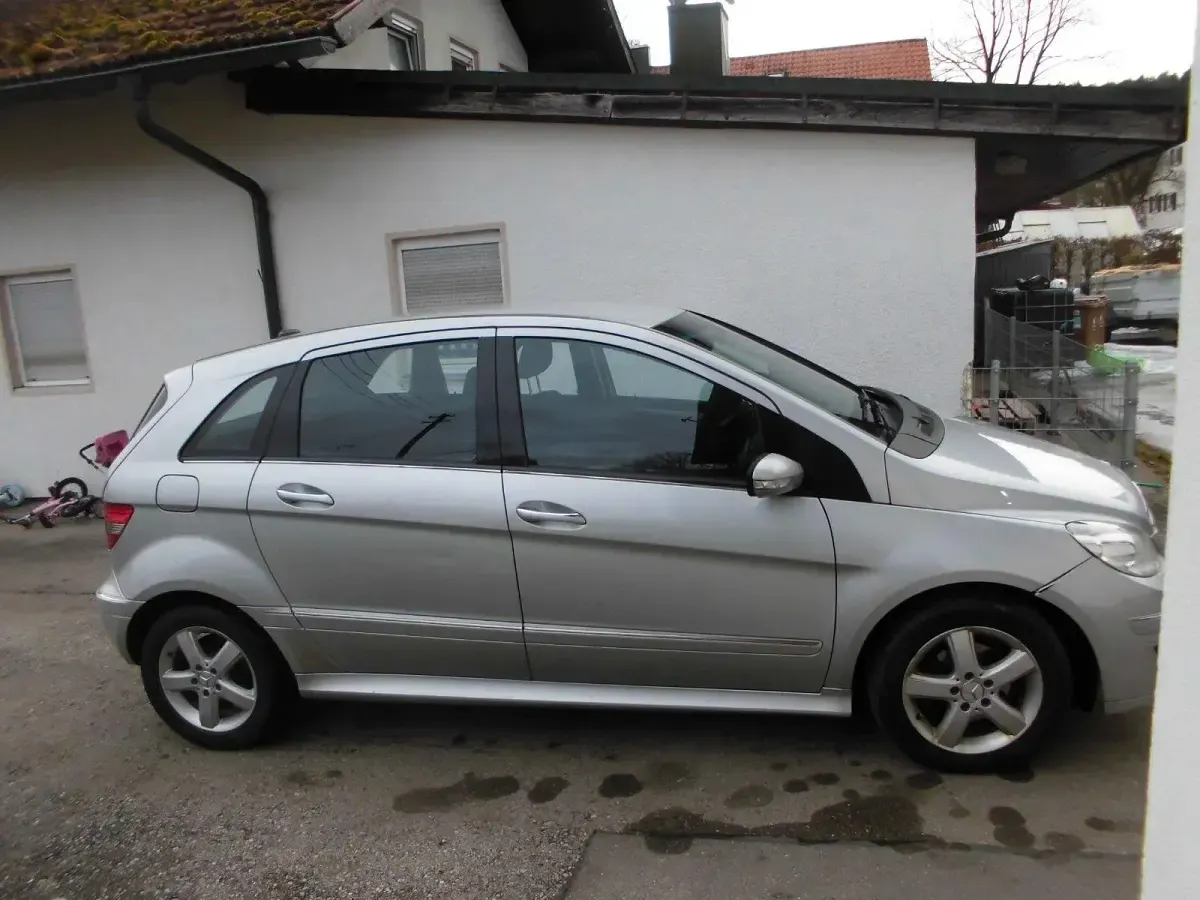 Gebraucht Mercedes B200 140 PS (102 kW) 2006 Silber Van / Kleinbus