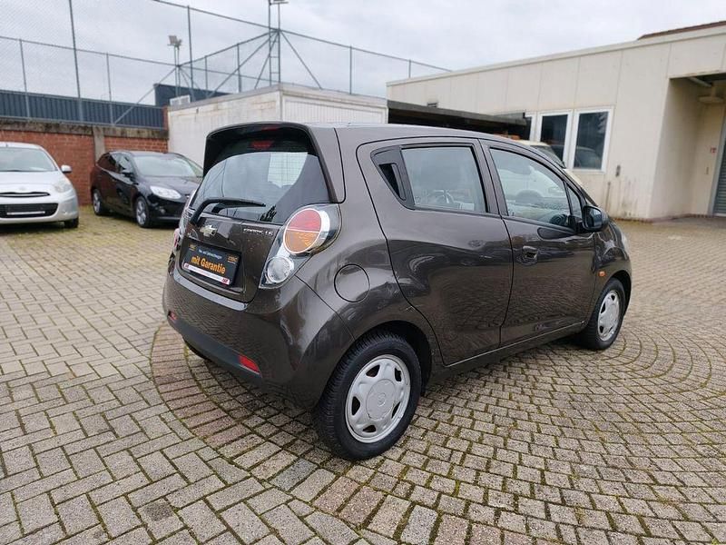Second-hand Chevrolet Spark 68 CP (50 kW) 2011 Maro Hatchback