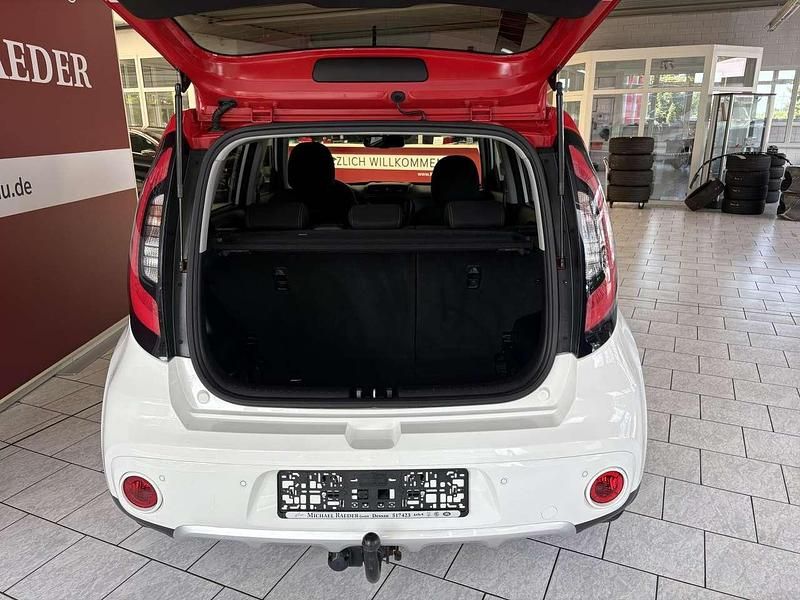 Gebraucht Kia Soul 132 PS (97 kW) 2017 (ah1) clear white red SUV