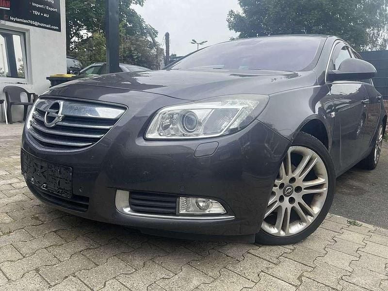 Gebraucht Opel Insignia Edition 131 PS (96 kW) 2011 Grau Limousine