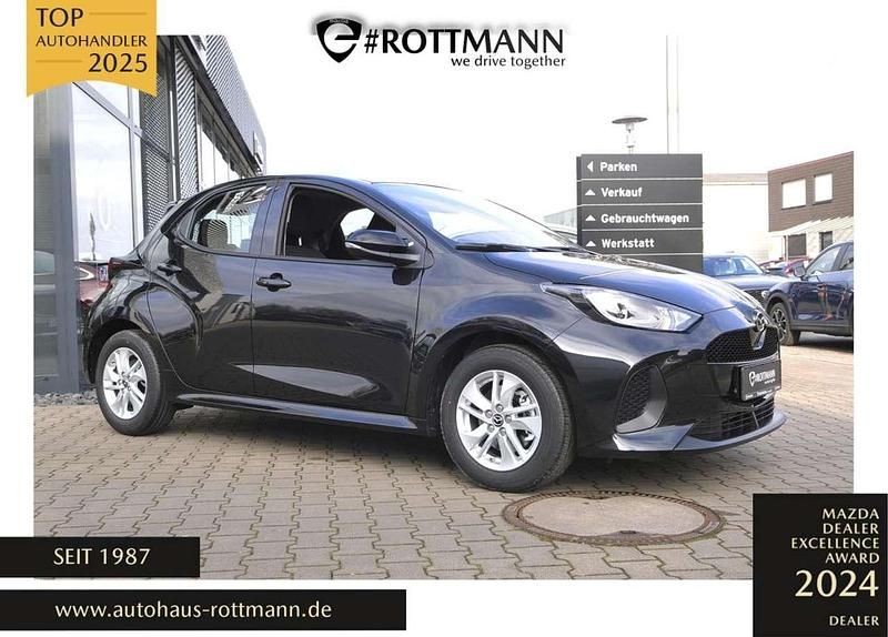 Neu Mazda 2 Center-Line 116 PS (85 kW) 2025 Schwarz (opera black metallic) Kleinwagen