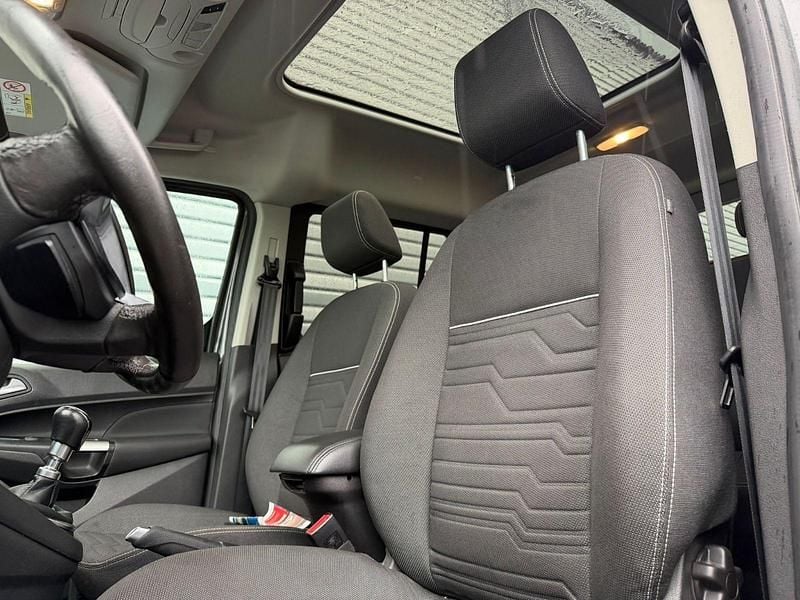 Gebraucht Ford Tourneo Titanium 101 PS (74 kW) 2018 Grau Kombi