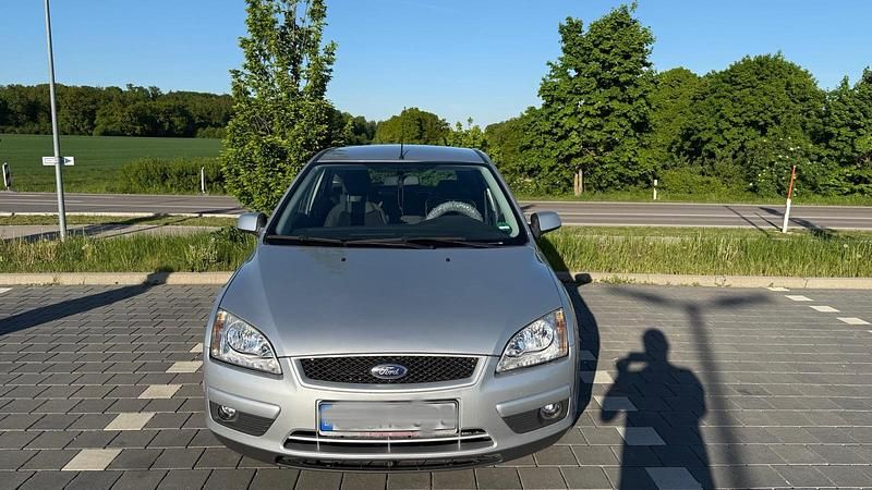 Silber Gebraucht 2007 Ford Focus Ghia Limousine | 1.800 € (Guter Preis) - Bild 1/4