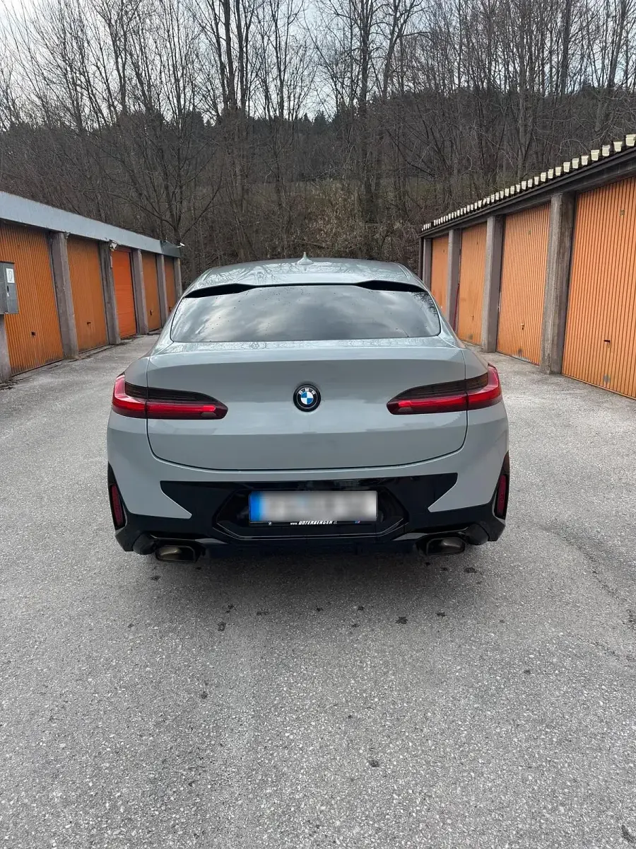 Gebraucht BMW X4 M Sport 184 PS (135 kW) 2023 Grau SUV