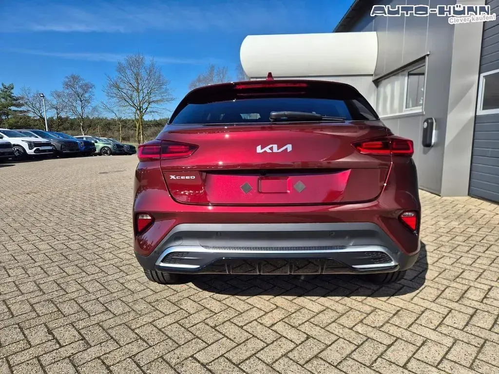 Neu Kia XCeed 150 PS (110 kW) 2026 Rot SUV