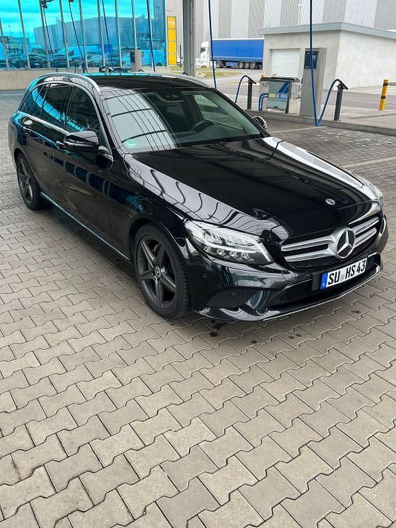 Gebraucht Mercedes C300 245 PS (180 kW) 2019 Schwarz Limousine