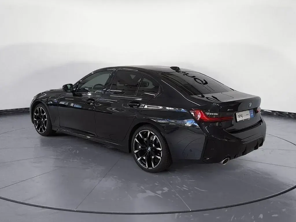 Gebraucht BMW 320 M Sport 184 PS (135 kW) 2025 Schwarz Limousine