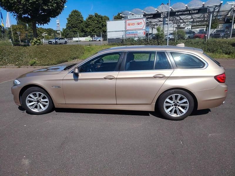 Beige Gebraucht 2011 BMW 520 Kombi | 9.990 € (Fairer Preis) - Bild 1/4
