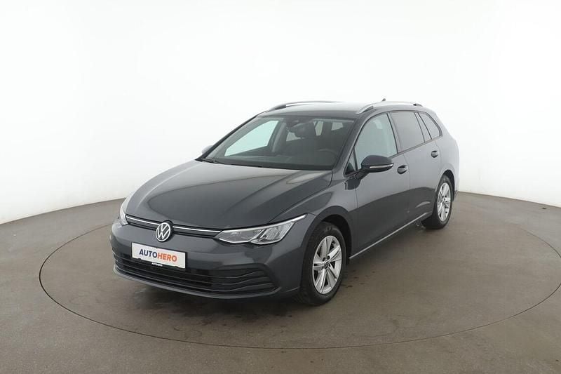 Grau Gebraucht 2021 VW Golf VIII Life Kombi | 19.660 € (Fairer Preis) - Bild 1/3