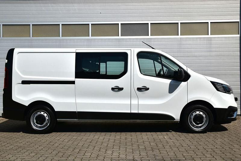 Gebraucht Renault Trafic 131 PS (96 kW) 2023 Weiß Van / Kleinbus