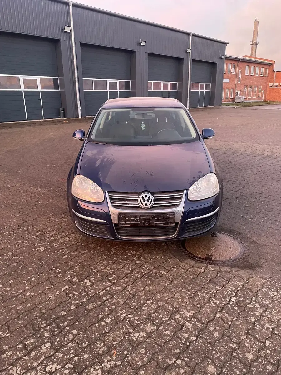 Brugt VW Jetta 102 HK (75 kW) 2006 Blå Sedan