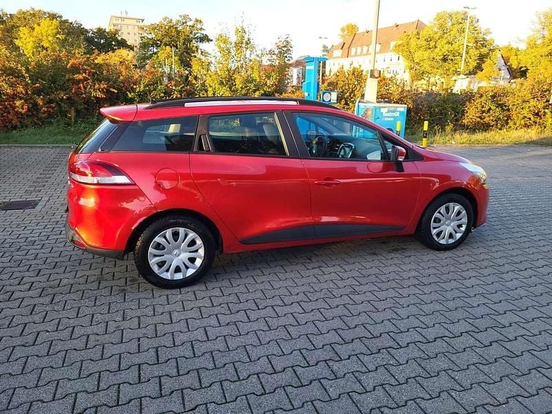Gebraucht Renault Clio GrandTour 90 PS (66 kW) 2014 Rot Kombi