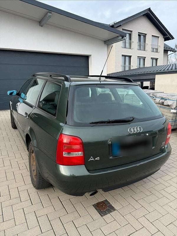 Gebraucht Audi A4 125 PS (91 kW) 1999 Grün Kombi