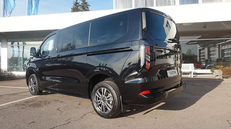 Neu Ford Tourneo Titanium 170 PS (125 kW) 2026 Schwarz Van / Kleinbus