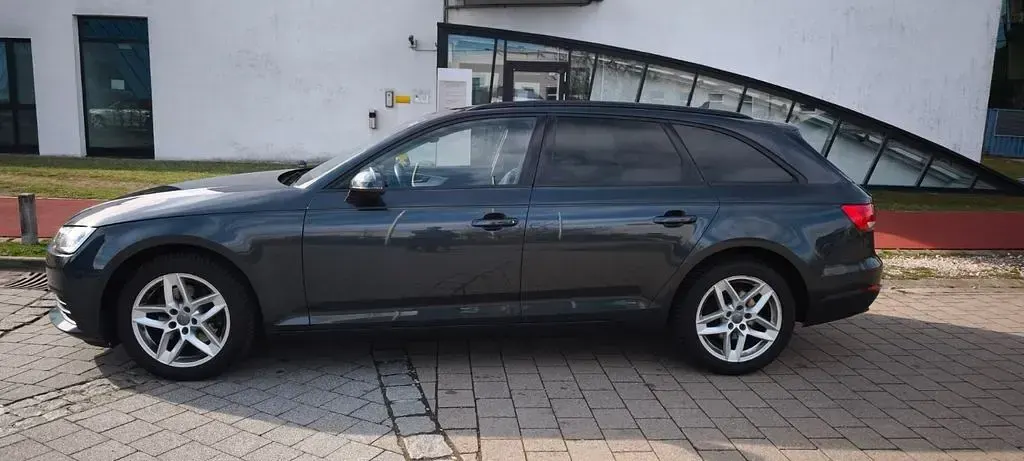 Gebraucht Audi A4 Sport 150 PS (110 kW) 2016 Grau Kombi